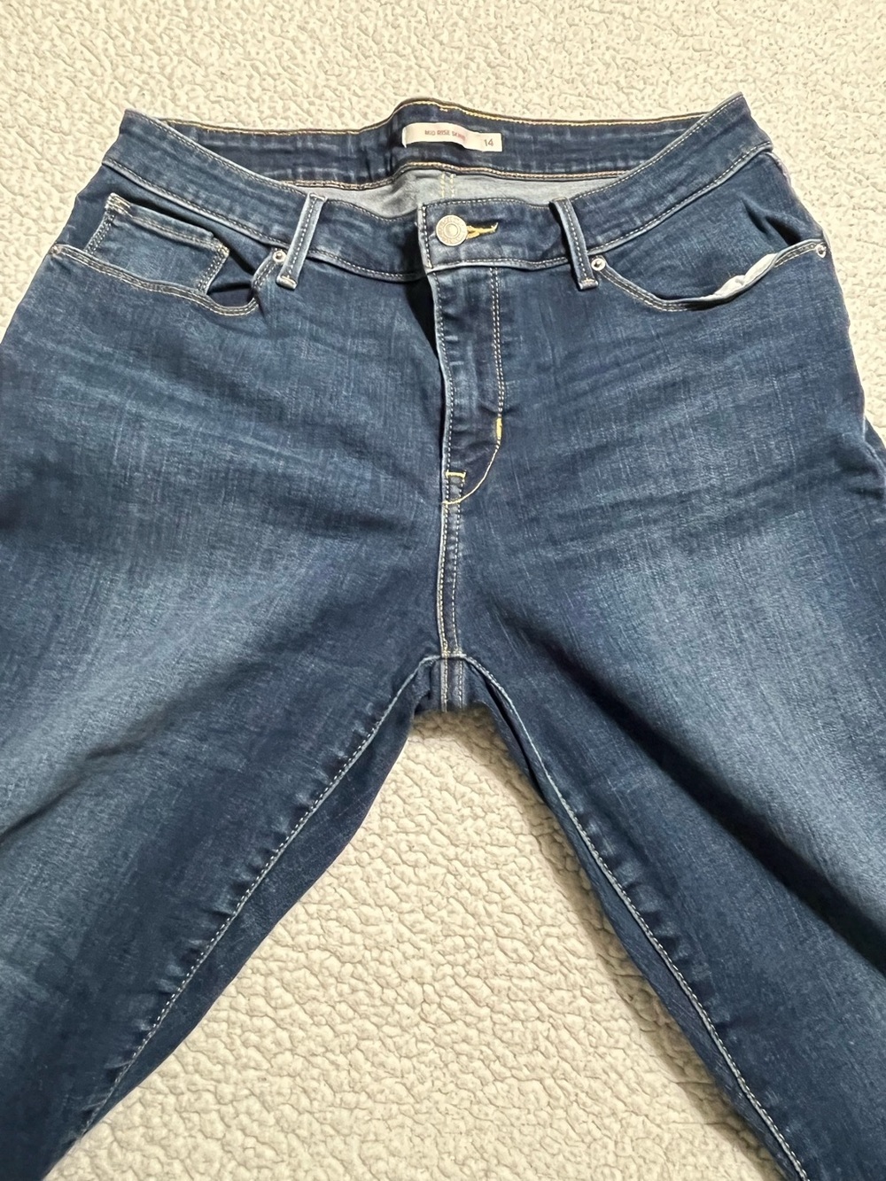 Levi's women's Mid rise Denim Jeans - Picture 5 of 10